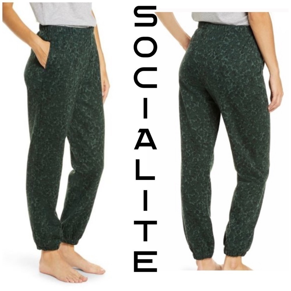Socialite Cozy Lounge Jogger Pants. Green leopard print.  Soft fleece lining.